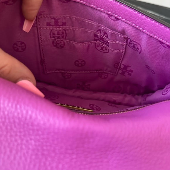 💜Tory Burch Kira Clutch/ Cross Body Bag /Bright Orchid🩷 - Picture 11 of 11